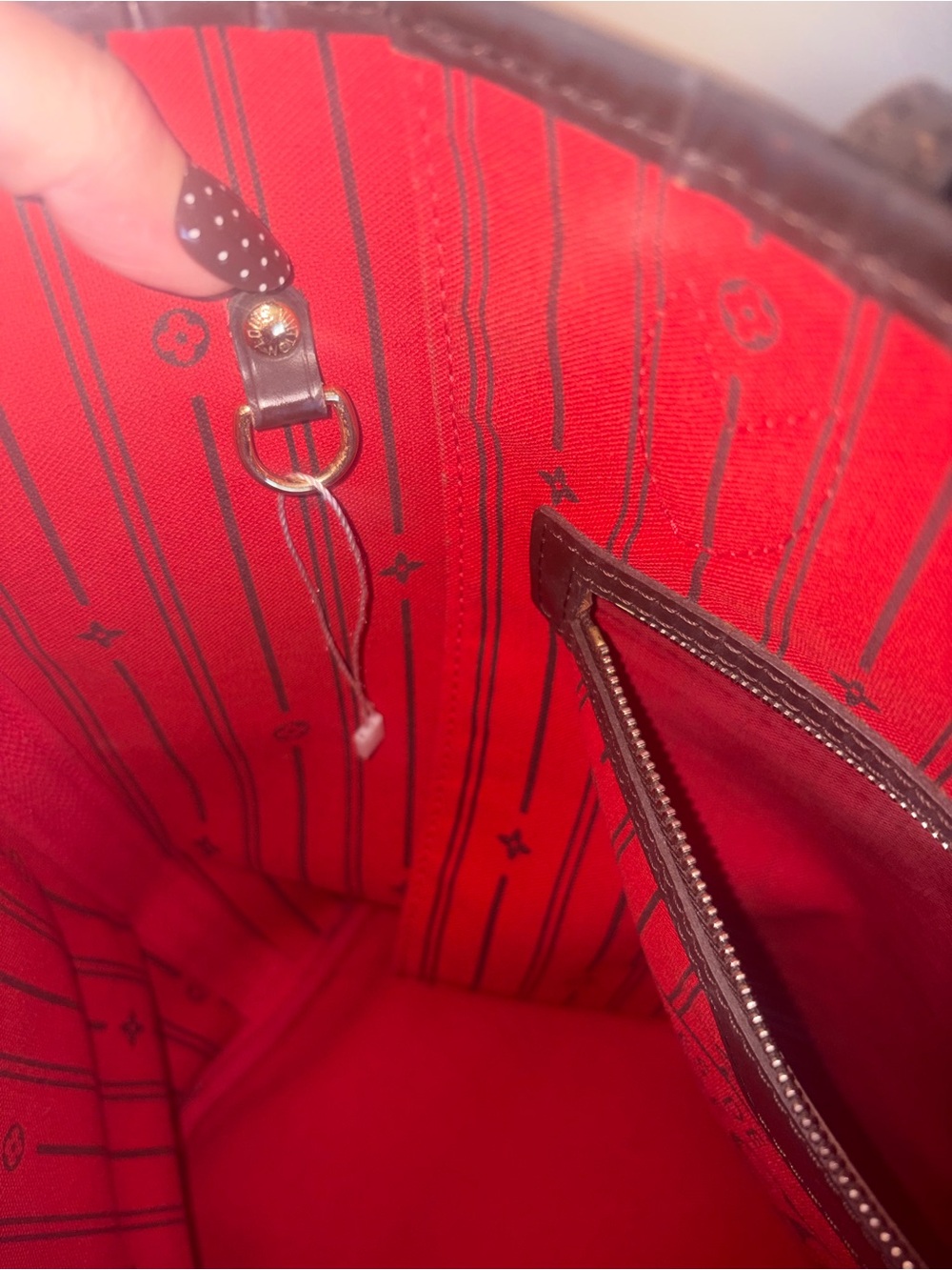 Louis Vuitton Damier
Ebene Canvas Tote with Dark Brown Trim and Red Interior/GM - Picture 10 of 15